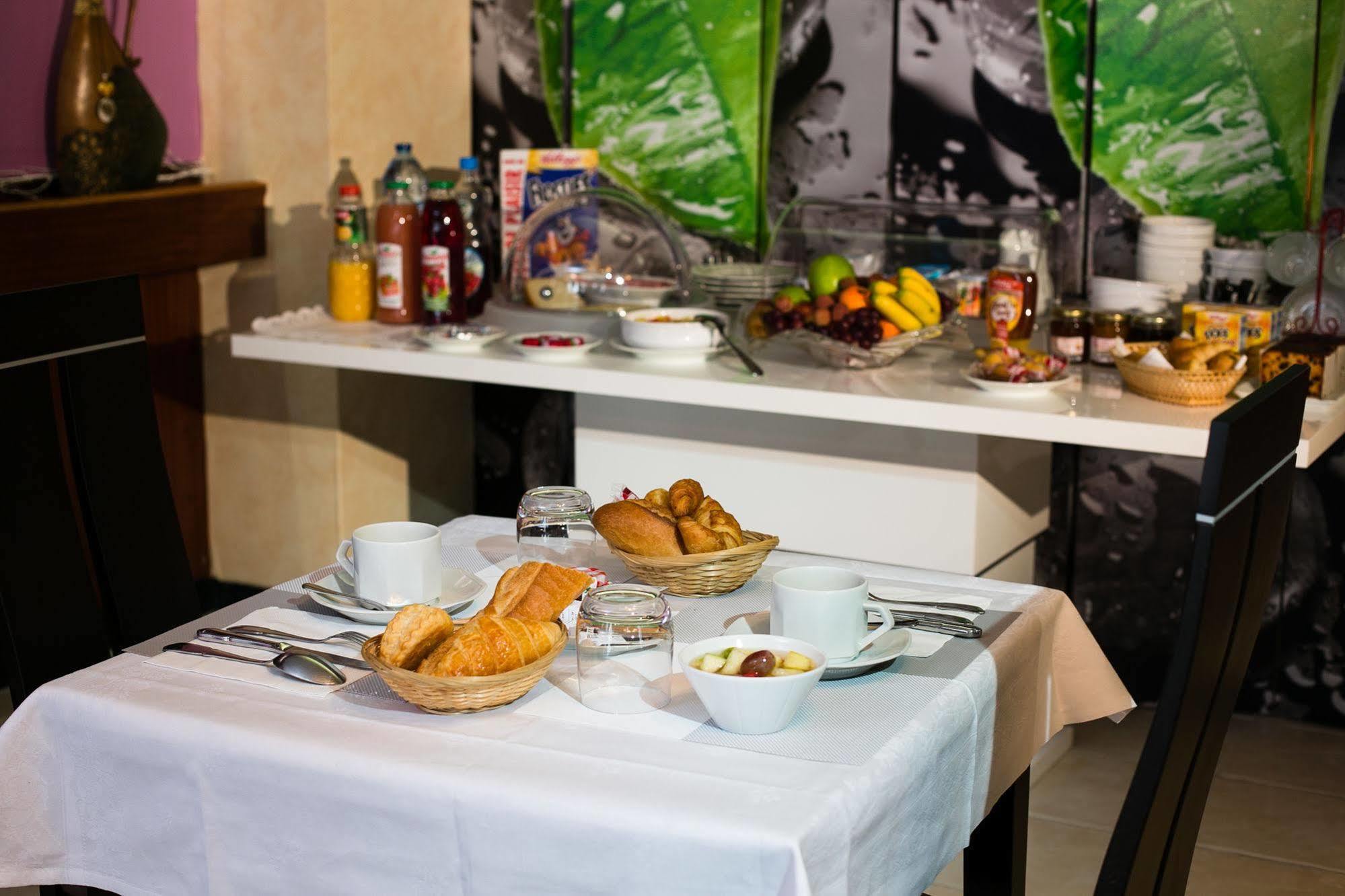 Hotel Le Beffroi Дре Екстер'єр фото
